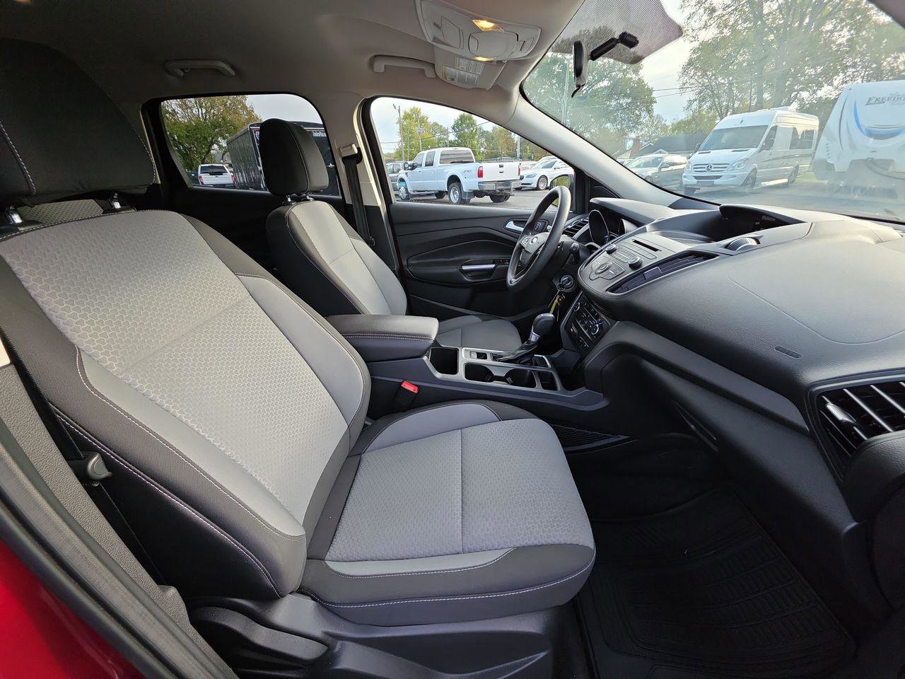 Used 2017 Ford Escape SE image 8