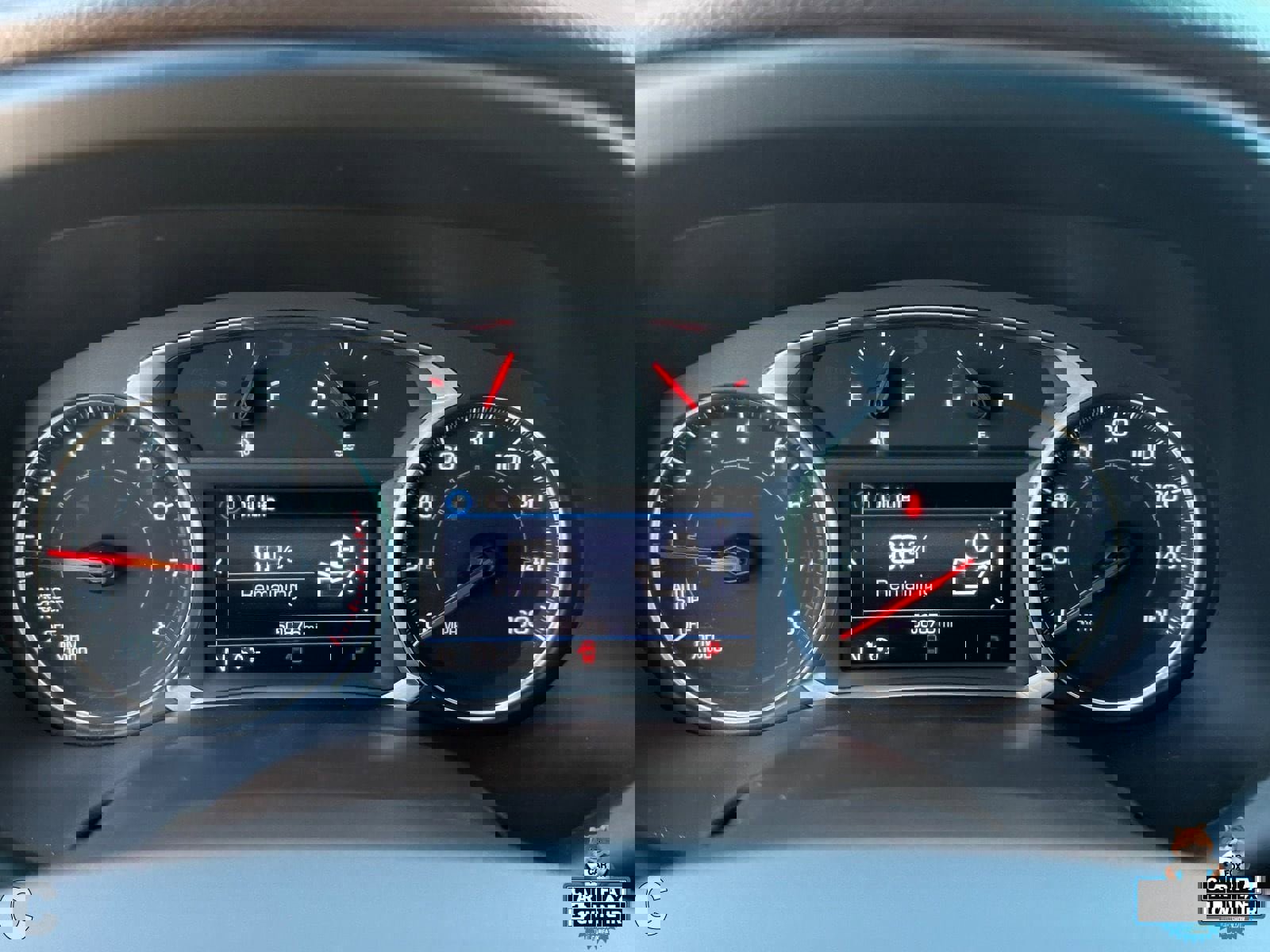 Used 2022 GMC Acadia SLE image 29