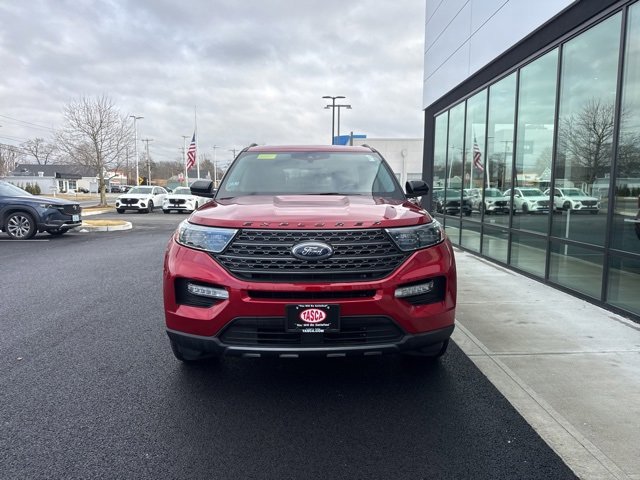 Used 2023 Ford Explorer XLT w/ Equipment Group 202A image 7