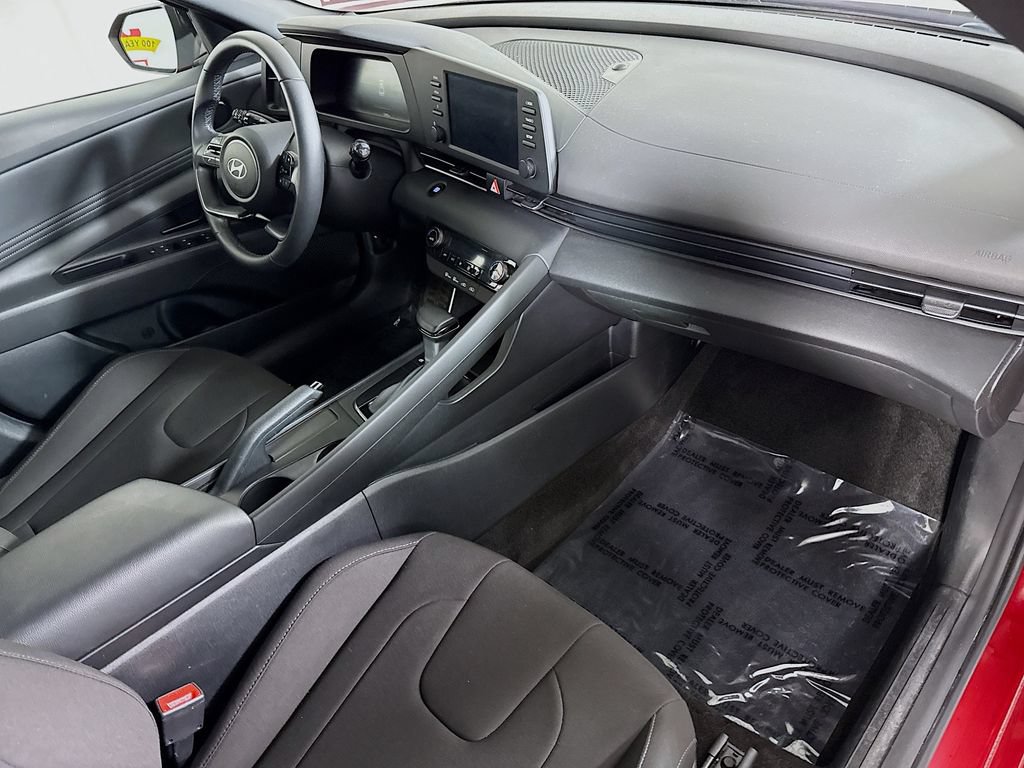 Certified 2025 Hyundai Elantra Sport FWD image 30