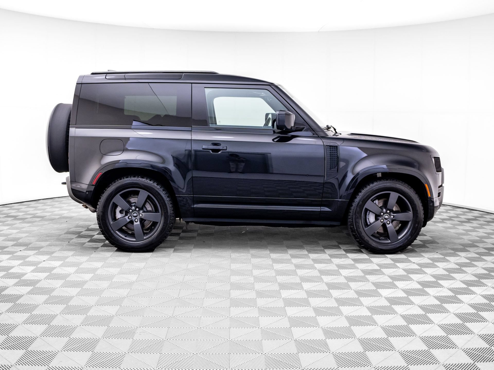 Used 2023 Land Rover Defender 90 X-Dynamic SE AWD/4WD image 7