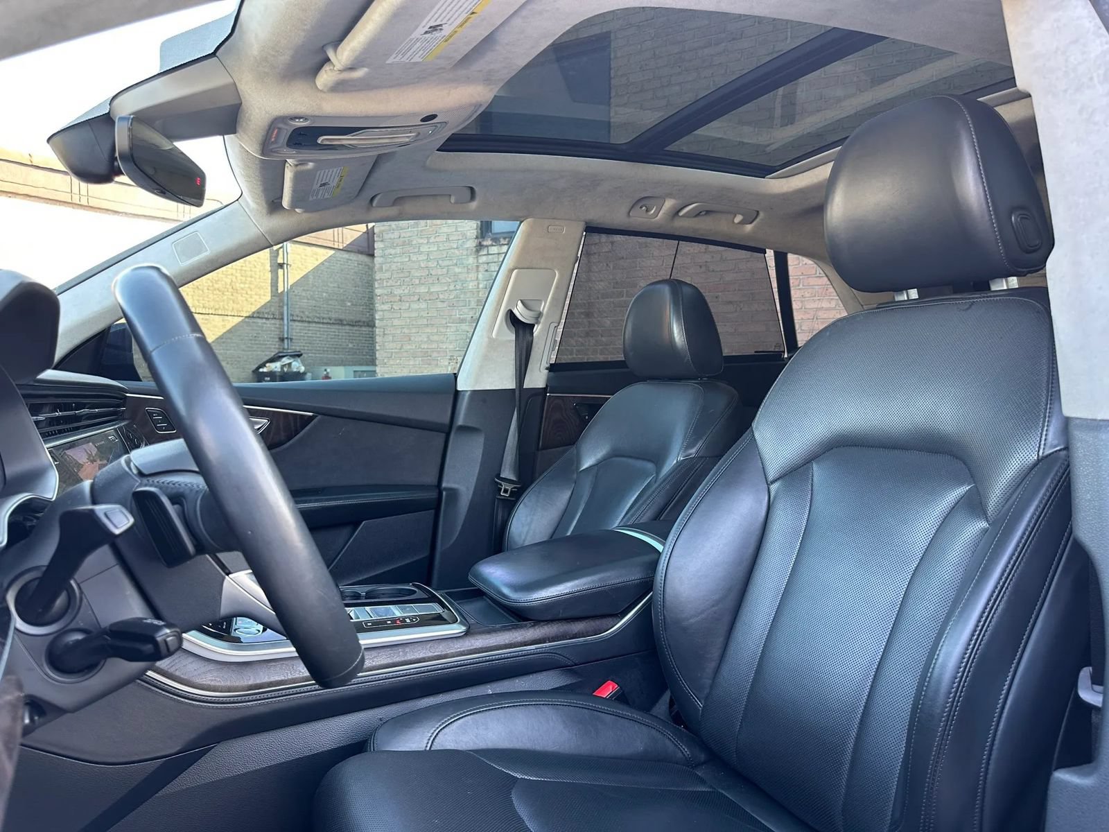 Used 2019 Audi Q8 Prestige w/ Luxury Package AWD/4WD image 15