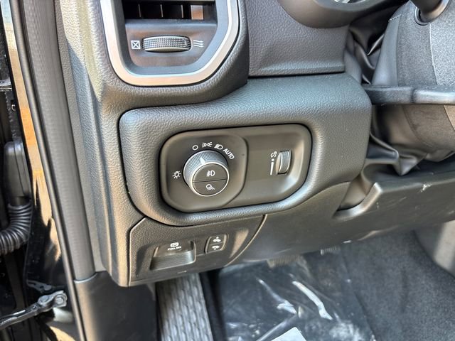 New 2026 RAM 1500 4x4 Crew Cab image 15