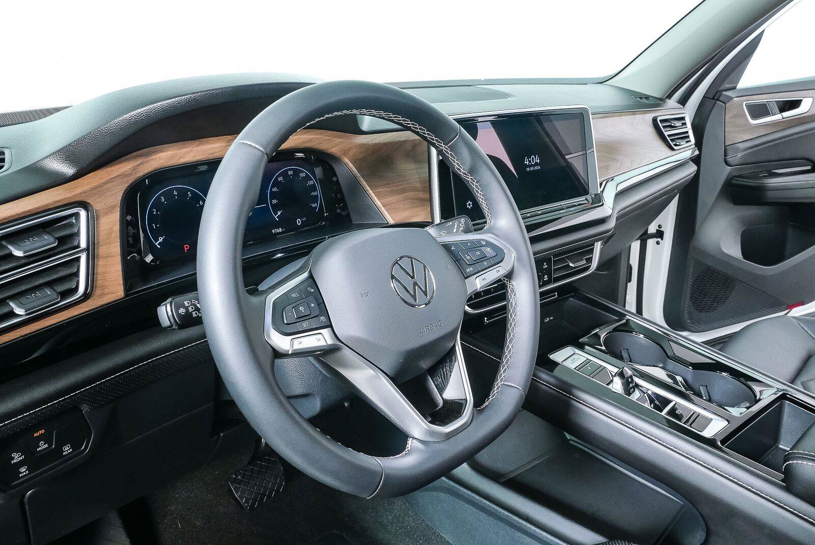 Used 2026 Volkswagen Atlas SE w/ Panoramic Sunroof Package AWD/4WD image 4