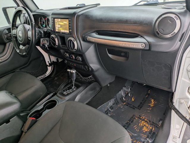 Used 2016 Jeep Wrangler Unlimited Sport w/ Connectivity Group image 19