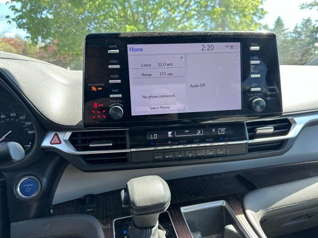 Used 2024 Toyota Sienna LE AWD/4WD image 14
