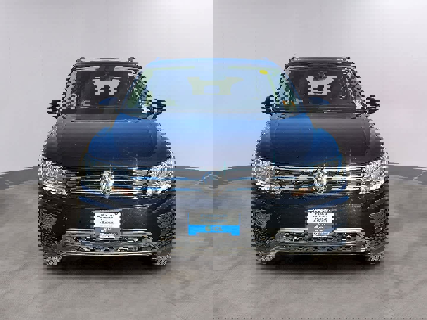 Used 2019 Volkswagen Tiguan SE w/ Panoramic Sunroof Package AWD/4WD image 2