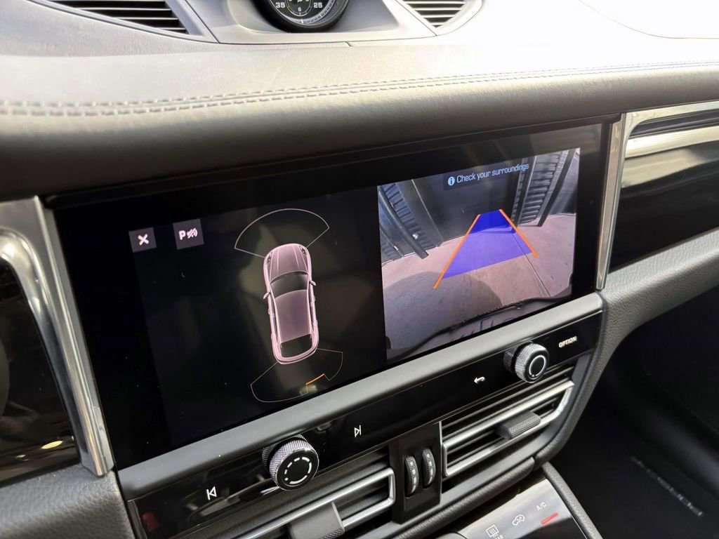 Used 2025 Porsche Macan Turbo image 36