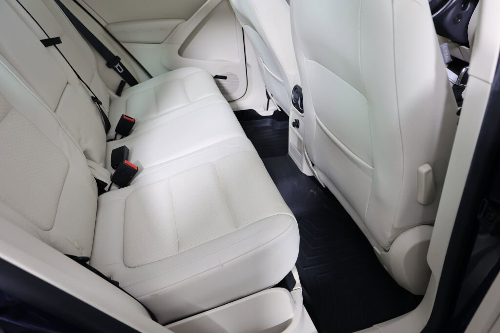 Used 2014 Volkswagen Tiguan SEL image 22