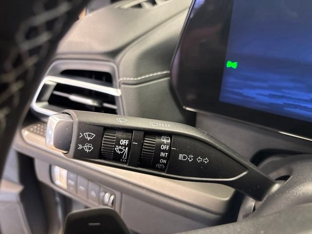 New 2026 Chevrolet Traverse LT w/ Sun and Wheel Package AWD/4WD image 33