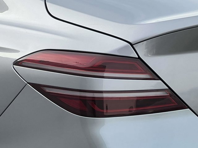 Used 2023 Genesis G70 2.0T image 8