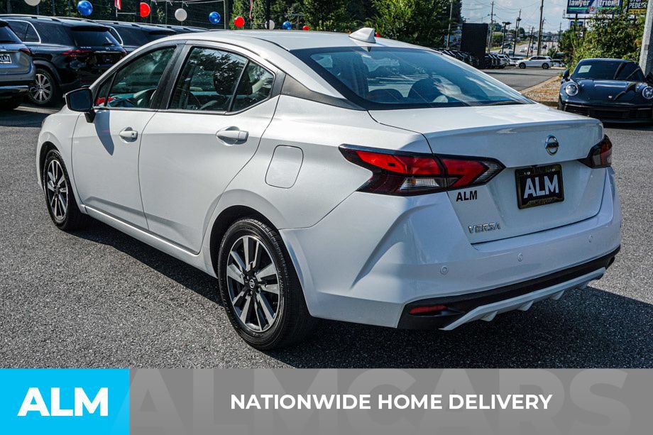 Used 2022 Nissan Versa SV FWD image 4