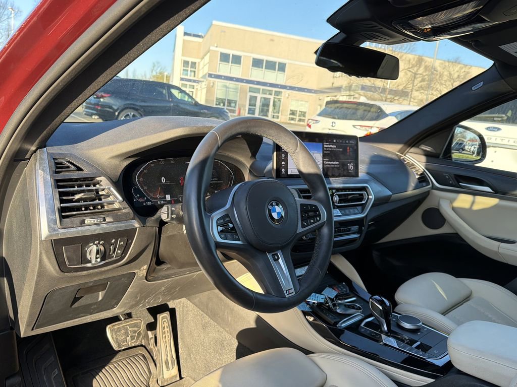 Used 2025 BMW X4 xDrive30i w/ Premium Package image 9