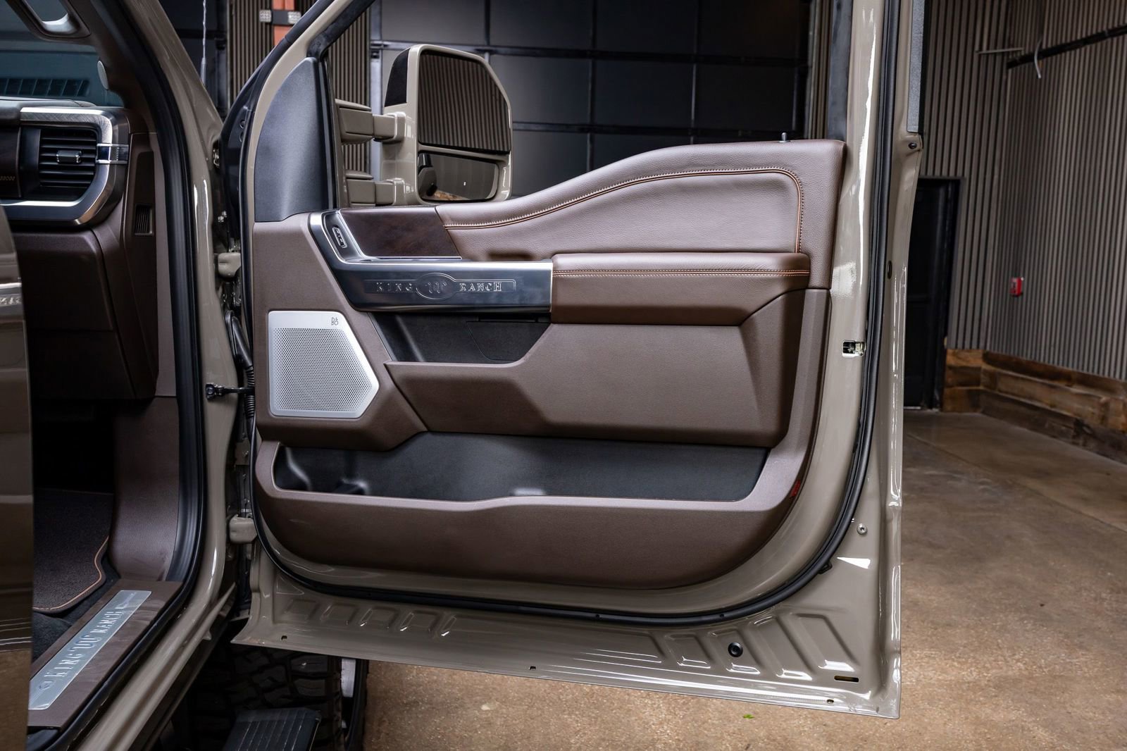 Used 2026 Ford F250 King Ranch w/ Chrome Package image 38