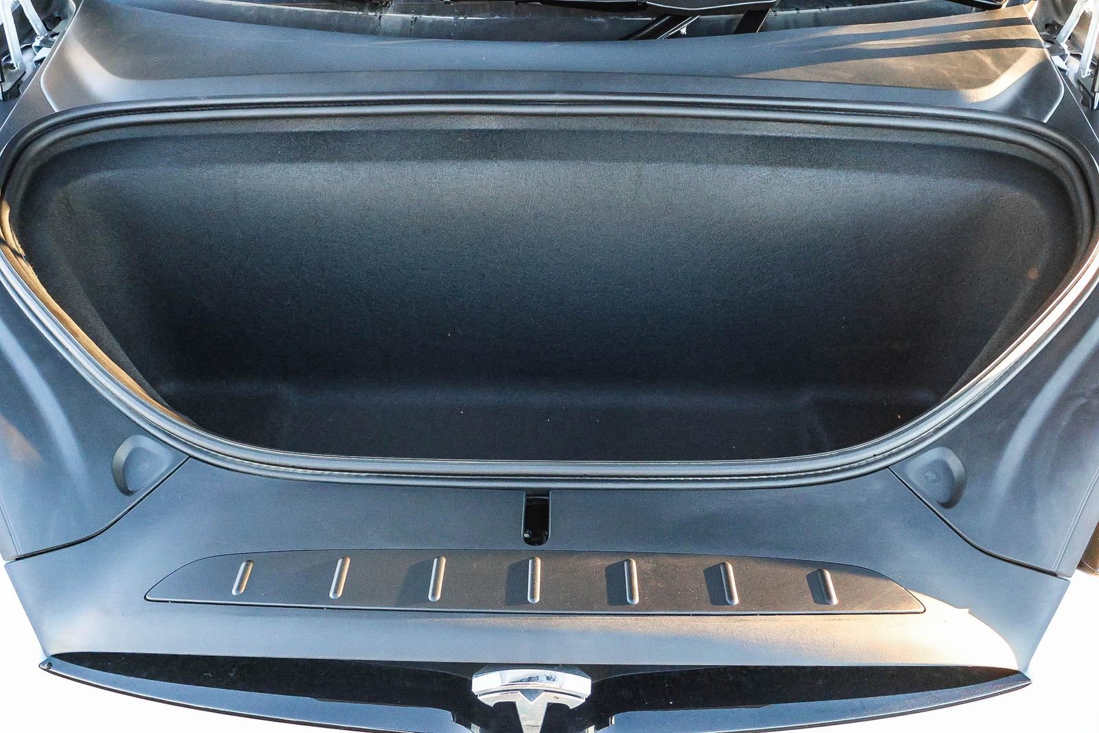 Used 2023 Tesla Model X image 38