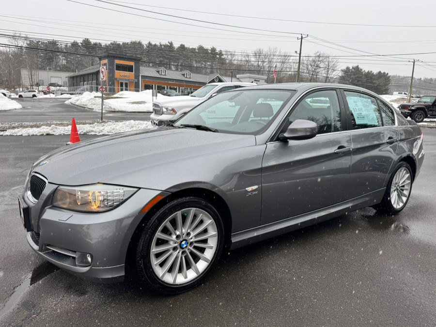 Used 2011 BMW 335i xDrive Sedan image 4