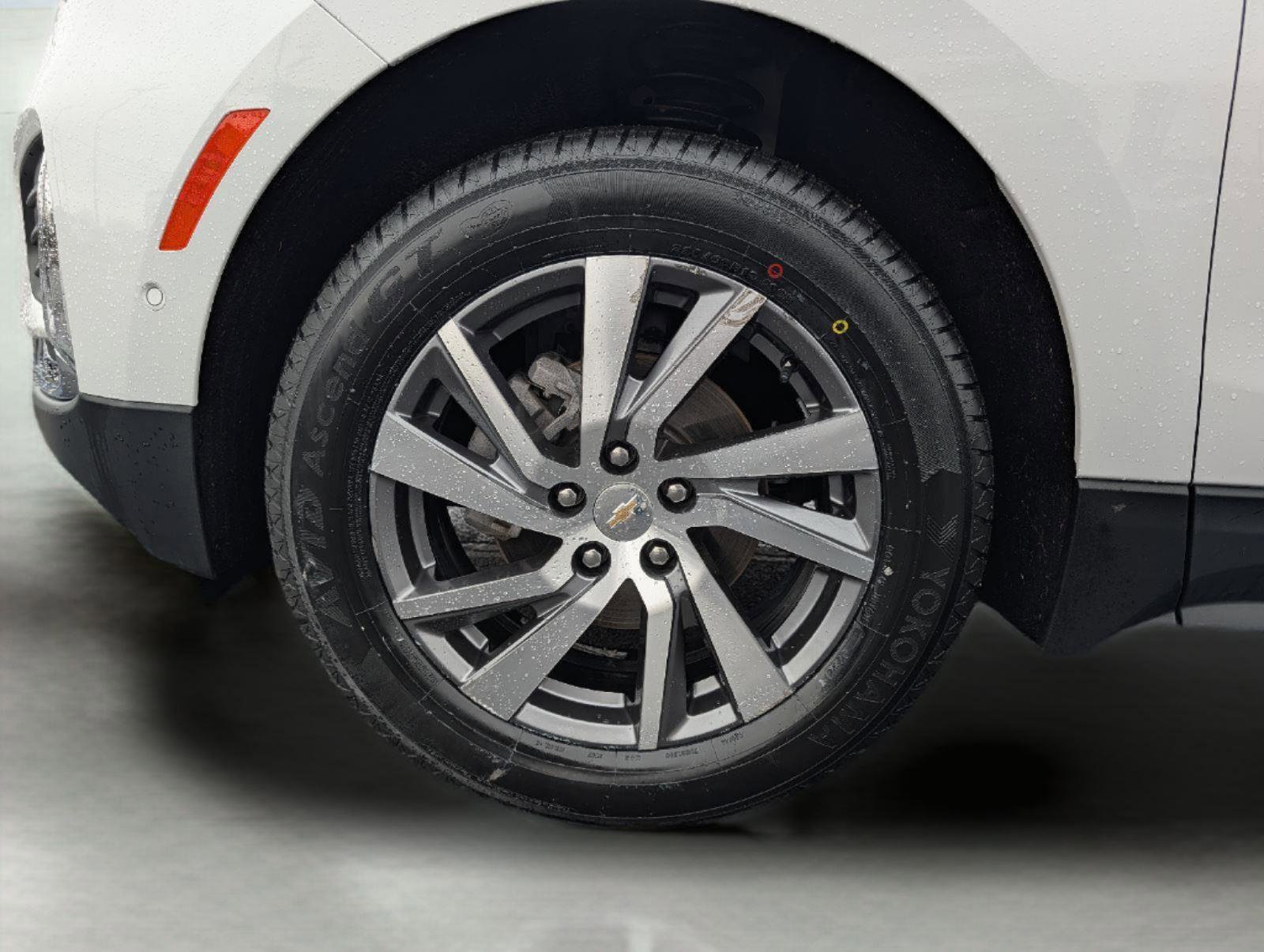 Used 2023 Chevrolet Equinox Premier image 8