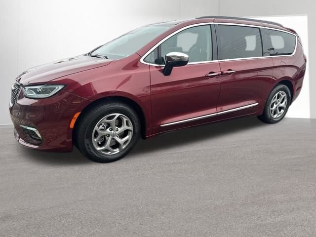 Used 2023 Chrysler Pacifica Limited image 2