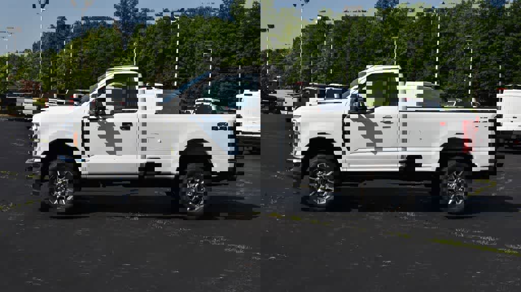 New 2025 Ford F350 XLT image 6