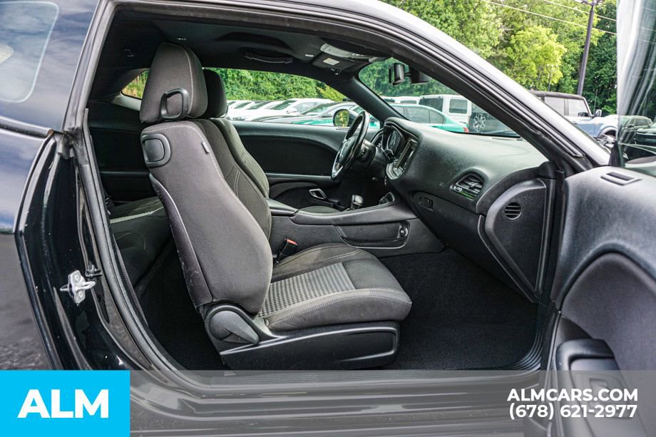 Used 2019 Dodge Challenger SXT RWD image 19