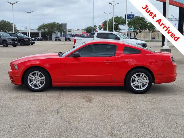 Used 2013 Ford Mustang Coupe image 2
