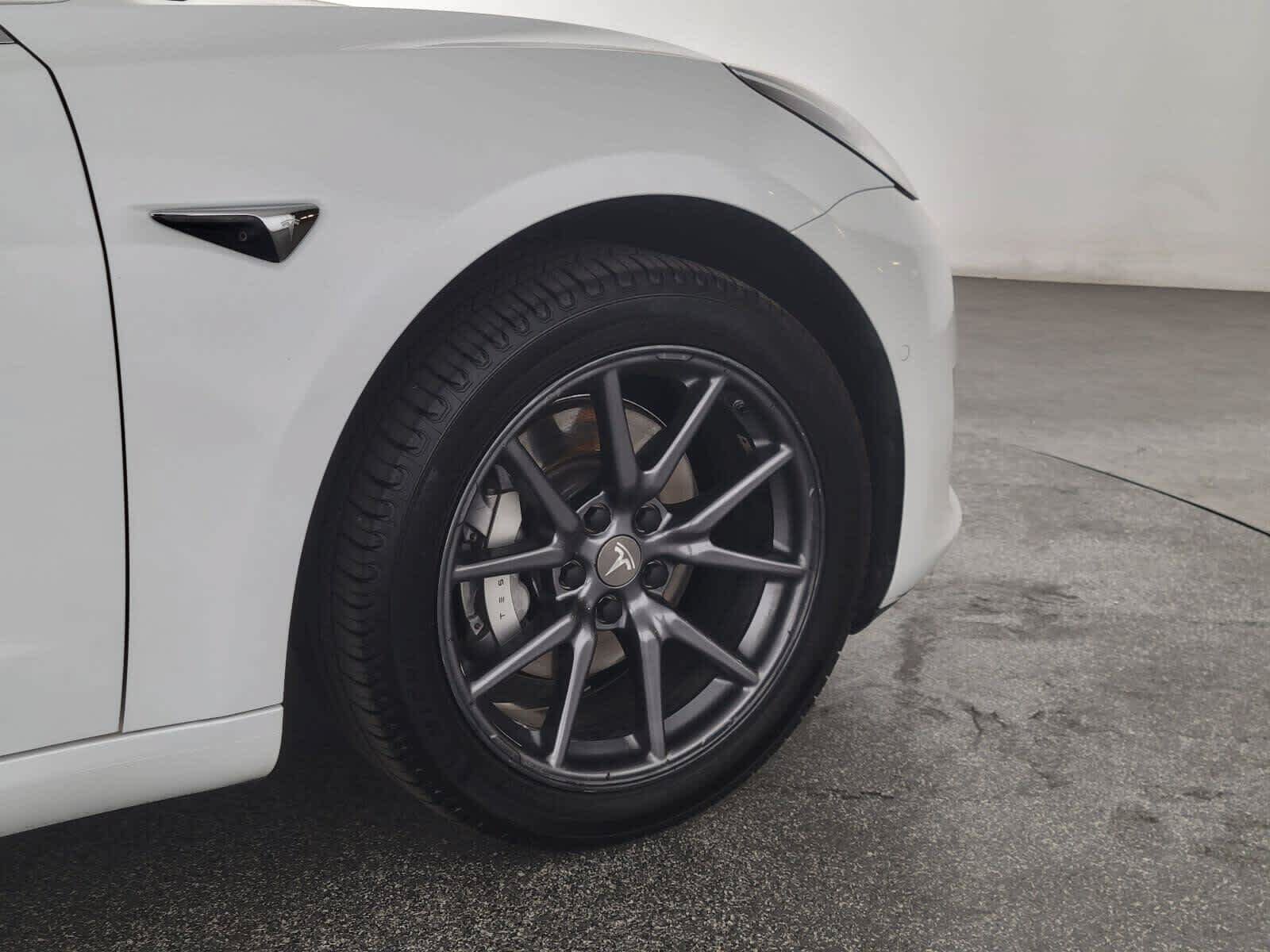 Used 2018 Tesla Model 3 Long Range RWD image 9