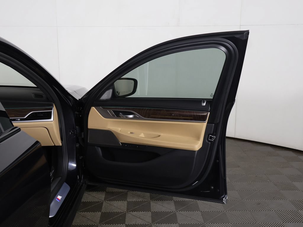 Used 2019 BMW 750i xDrive AWD/4WD image 26