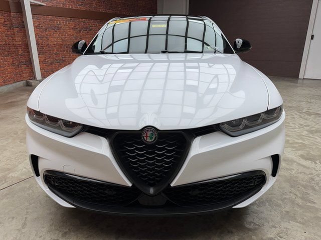 Used 2024 Alfa Romeo Tonale Ti AWD/4WD image 8
