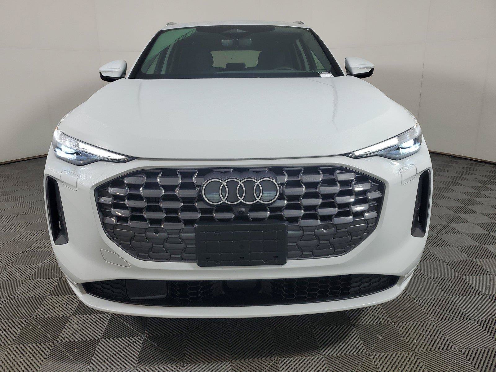 Used 2025 Audi Q5 Premium Plus AWD/4WD image 2