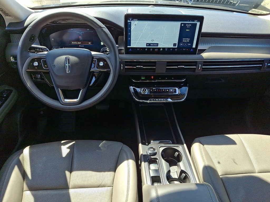Used 2023 Lincoln Corsair AWD w/ Equipment Group 101A image 11