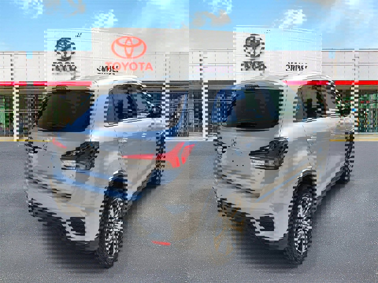 Used 2024 Mitsubishi Outlander Sport SE image 3