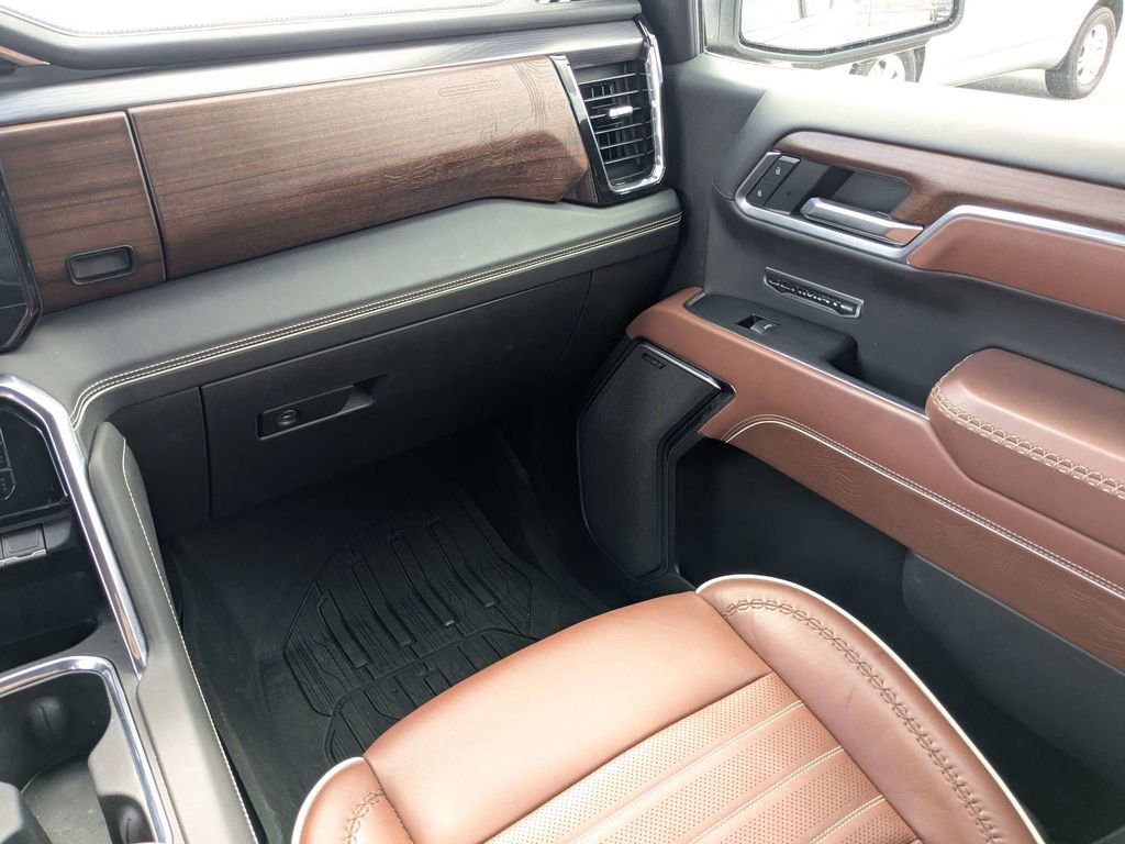 Used 2025 GMC Sierra 1500 Denali Ultimate image 16