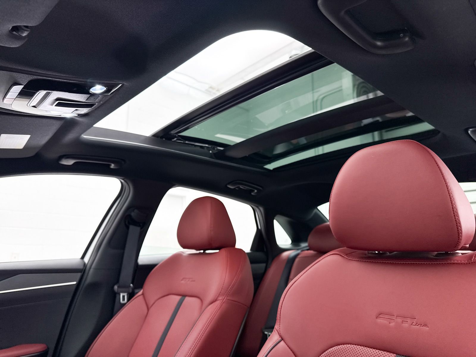 Used 2023 Kia K5 GT-Line image 3