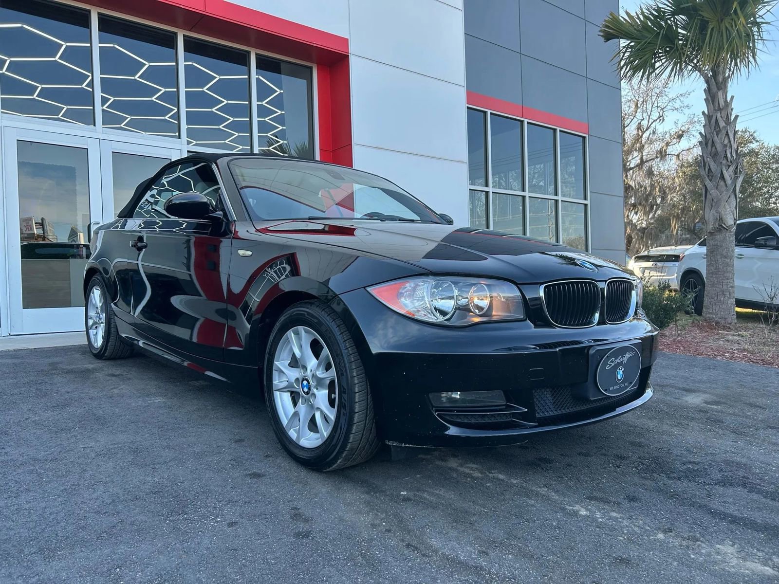 Used 2009 BMW 128i Convertible image 3