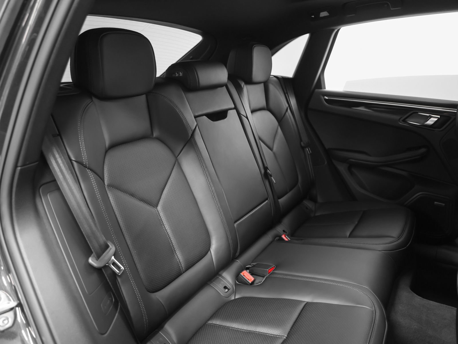 New 2026 Porsche Macan AWD/4WD image 25