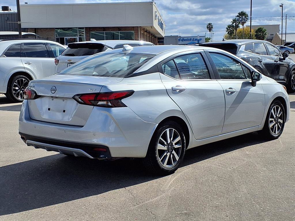 Used 2023 Nissan Versa SV image 7