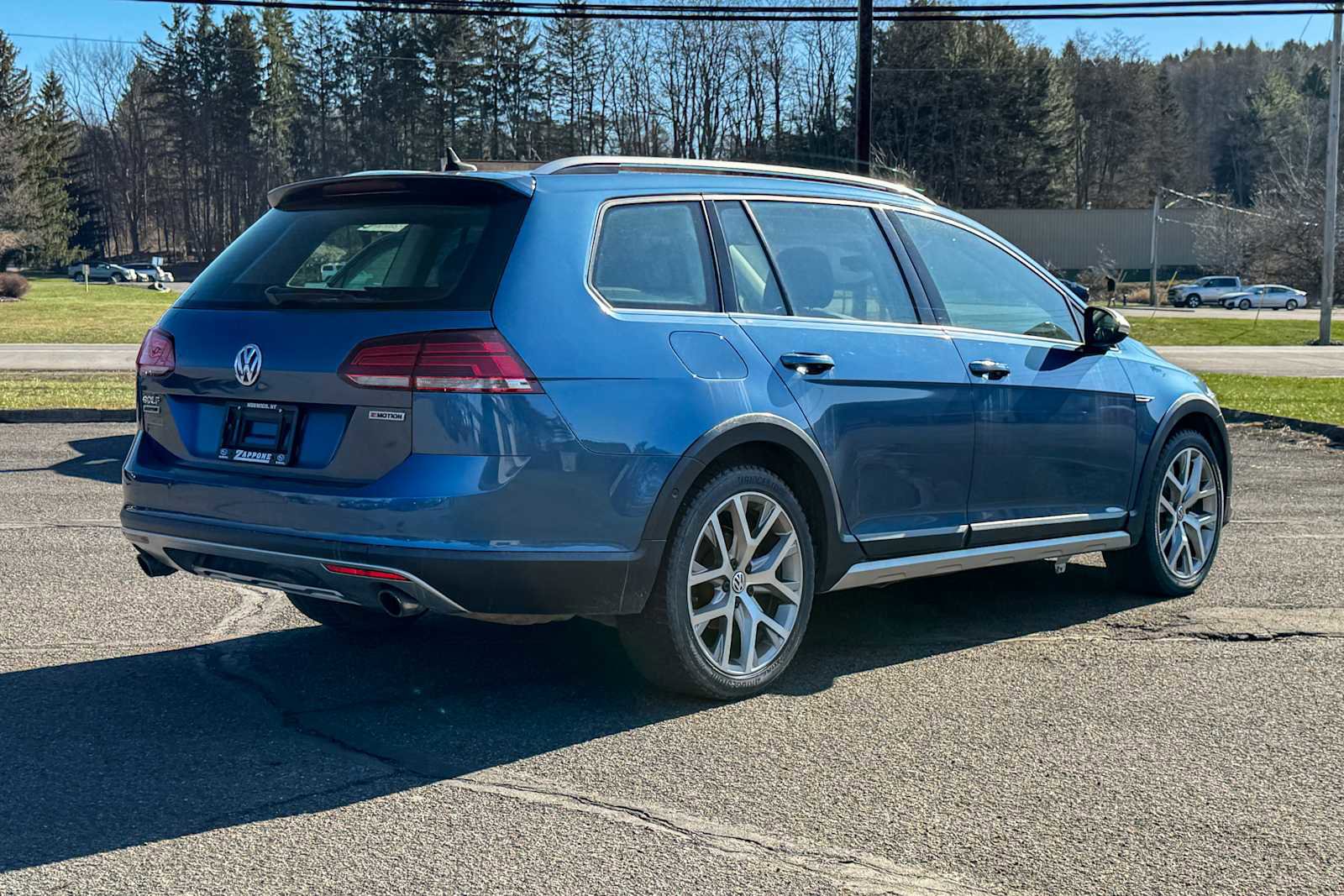 Used 2019 Volkswagen Golf Alltrack SE image 3