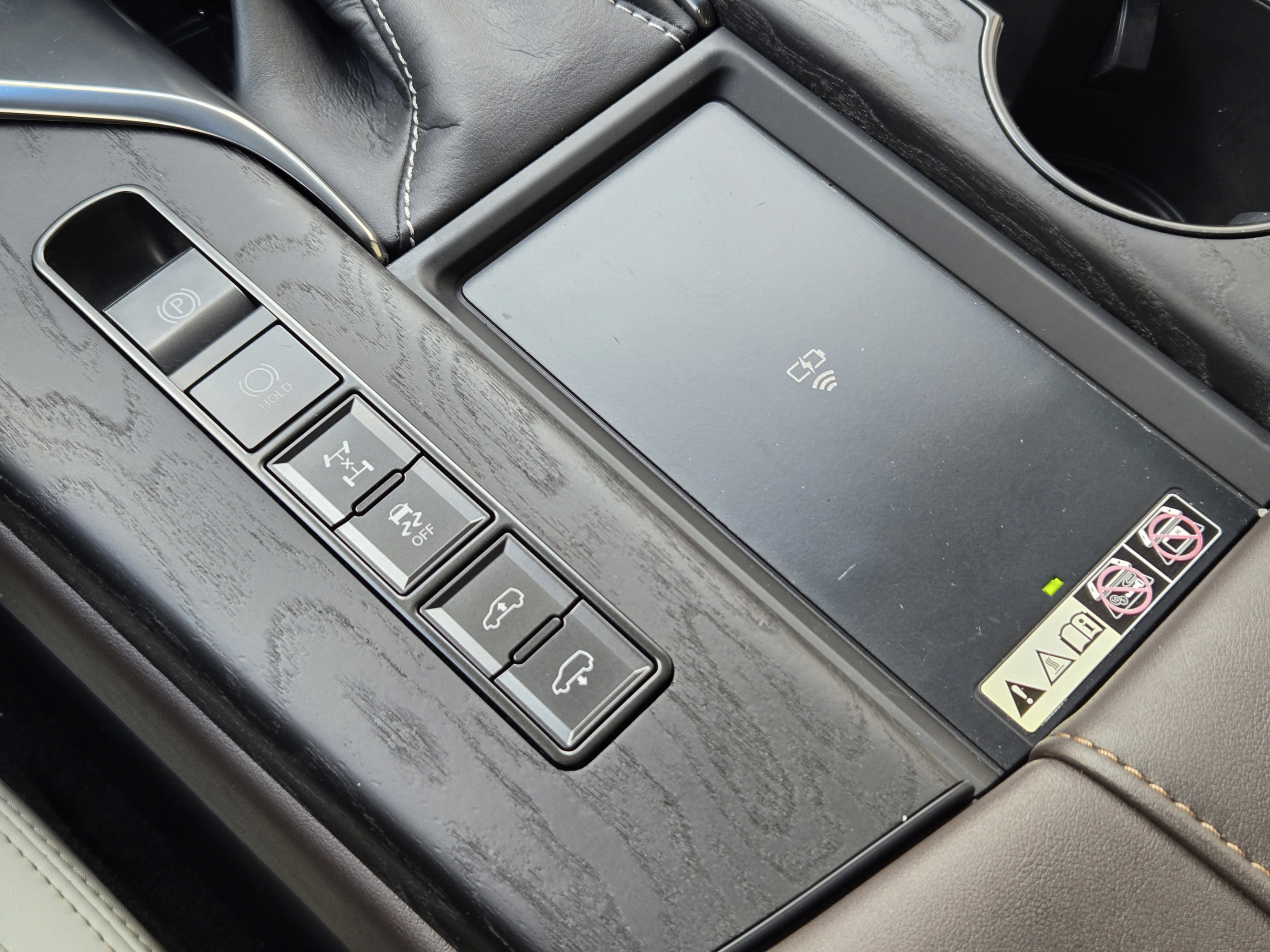 Used 2023 Lexus LX 600 4WD w/ Appearance Package image 18