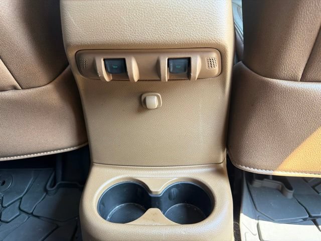 Used 2016 Jeep Wrangler Unlimited Sahara w/ Connectivity Group AWD/4WD image 14