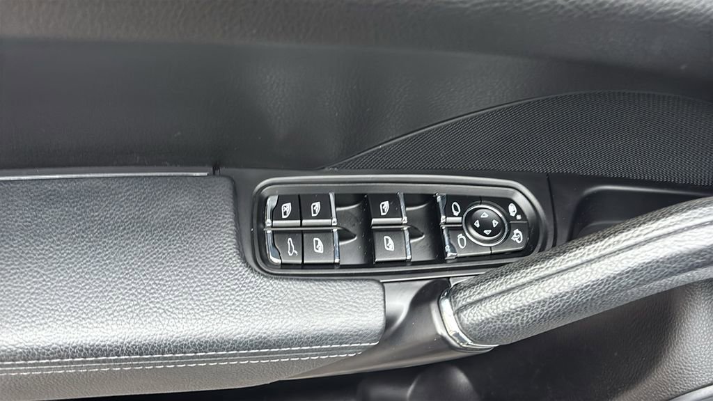 Used 2017 Porsche Cayenne Platinum Edition AWD/4WD image 12