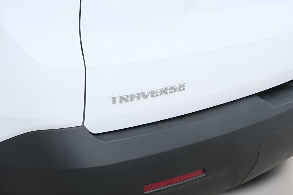 Used 2023 Chevrolet Traverse LS FWD image 44