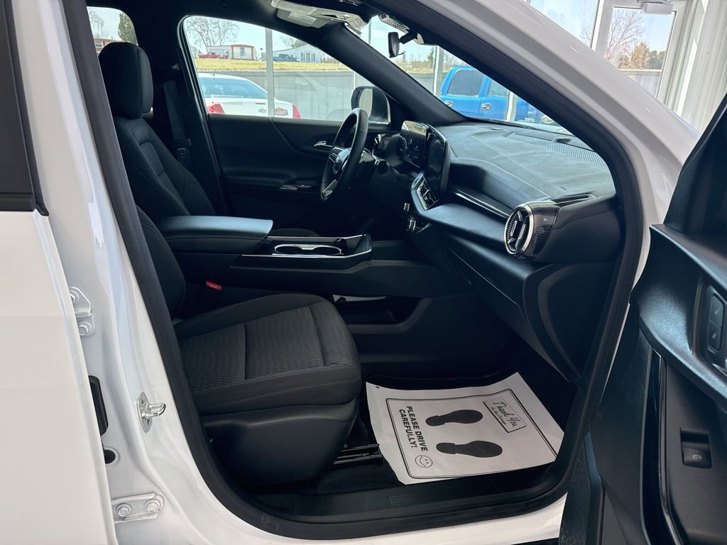 Used 2025 Chevrolet Equinox LT image 17