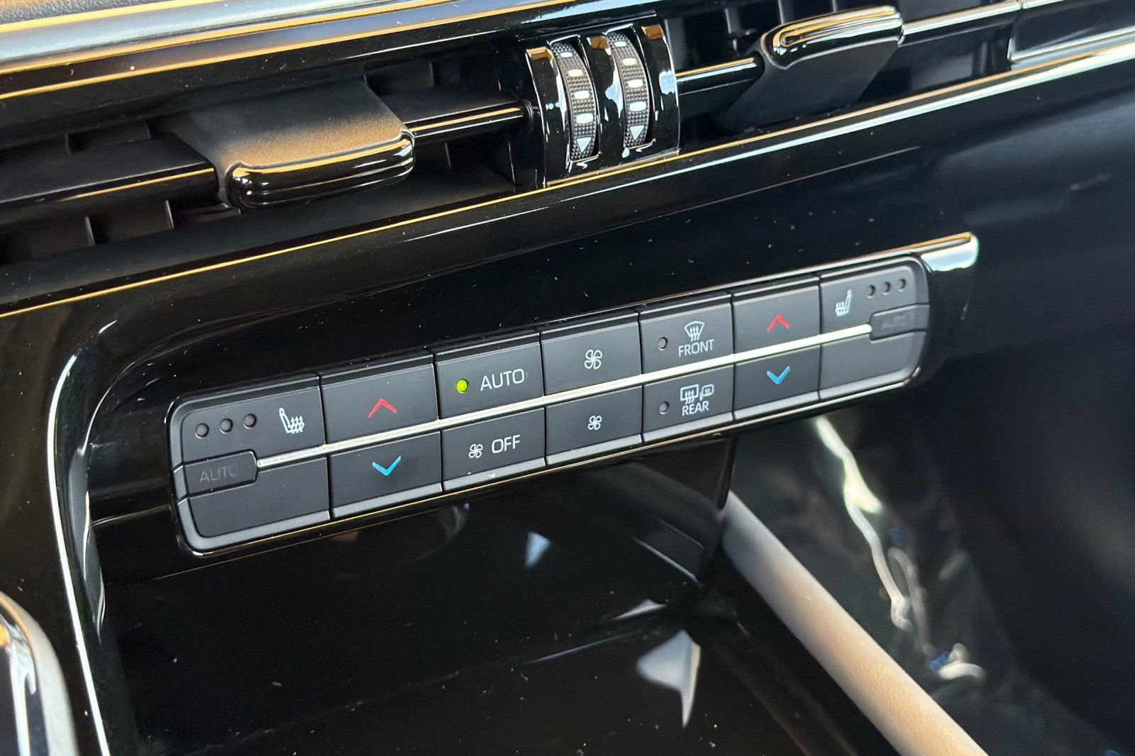 Certified 2021 Toyota Mirai w/ Advanced Technology Package RWD image 24