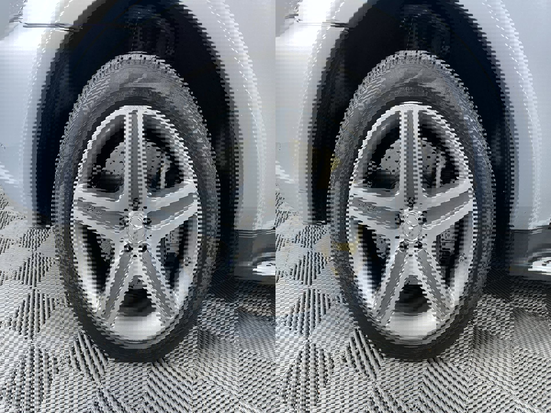 Used 2009 Mercedes-Benz ML 63 AMG 4MATIC image 28