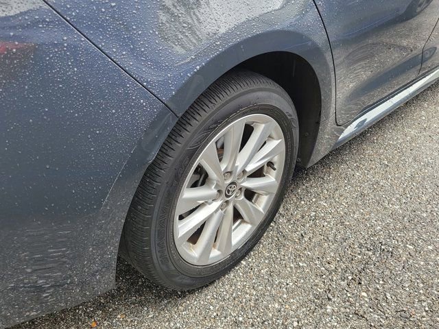 Used 2023 Toyota Corolla LE w/ LE Premium Package image 10