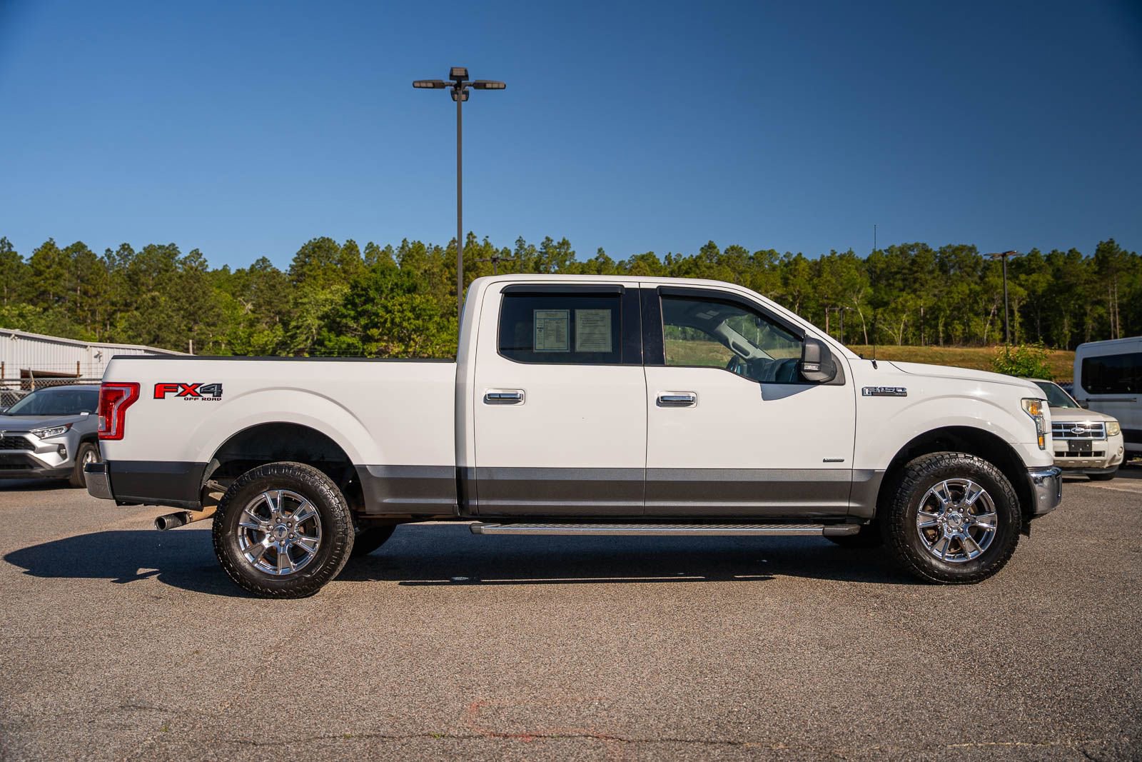 Used 2015 Ford F150 XLT w/ Equipment Group 301A Mid AWD/4WD image 8