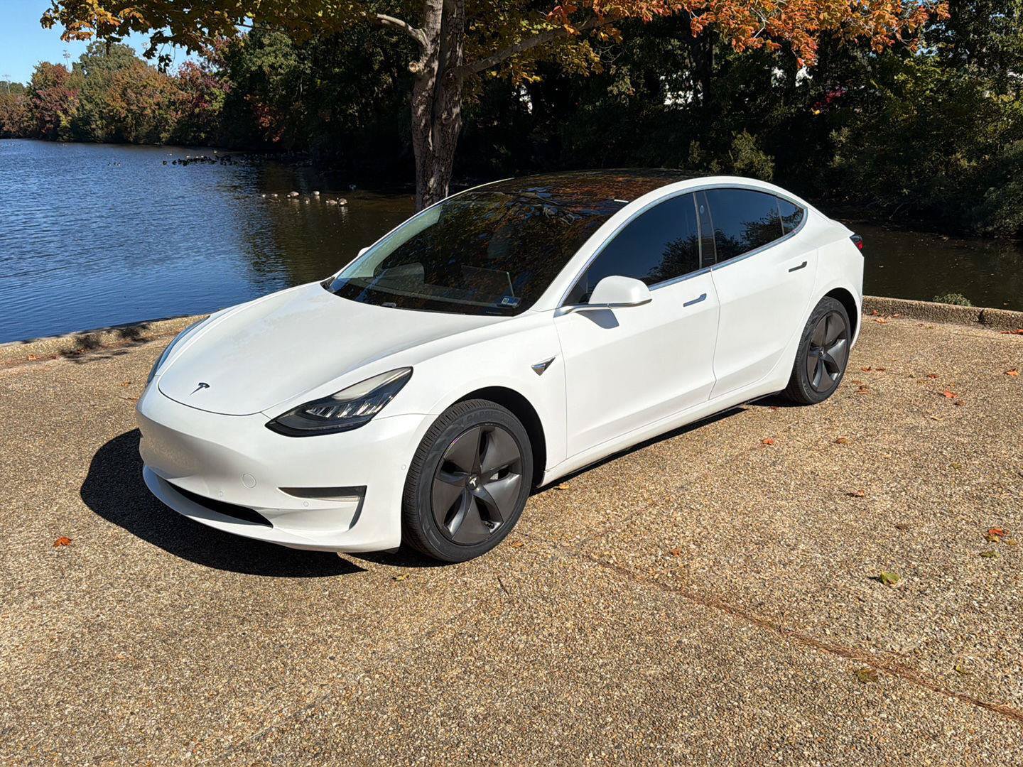 Used 2018 Tesla Model 3 Long Range RWD image 11