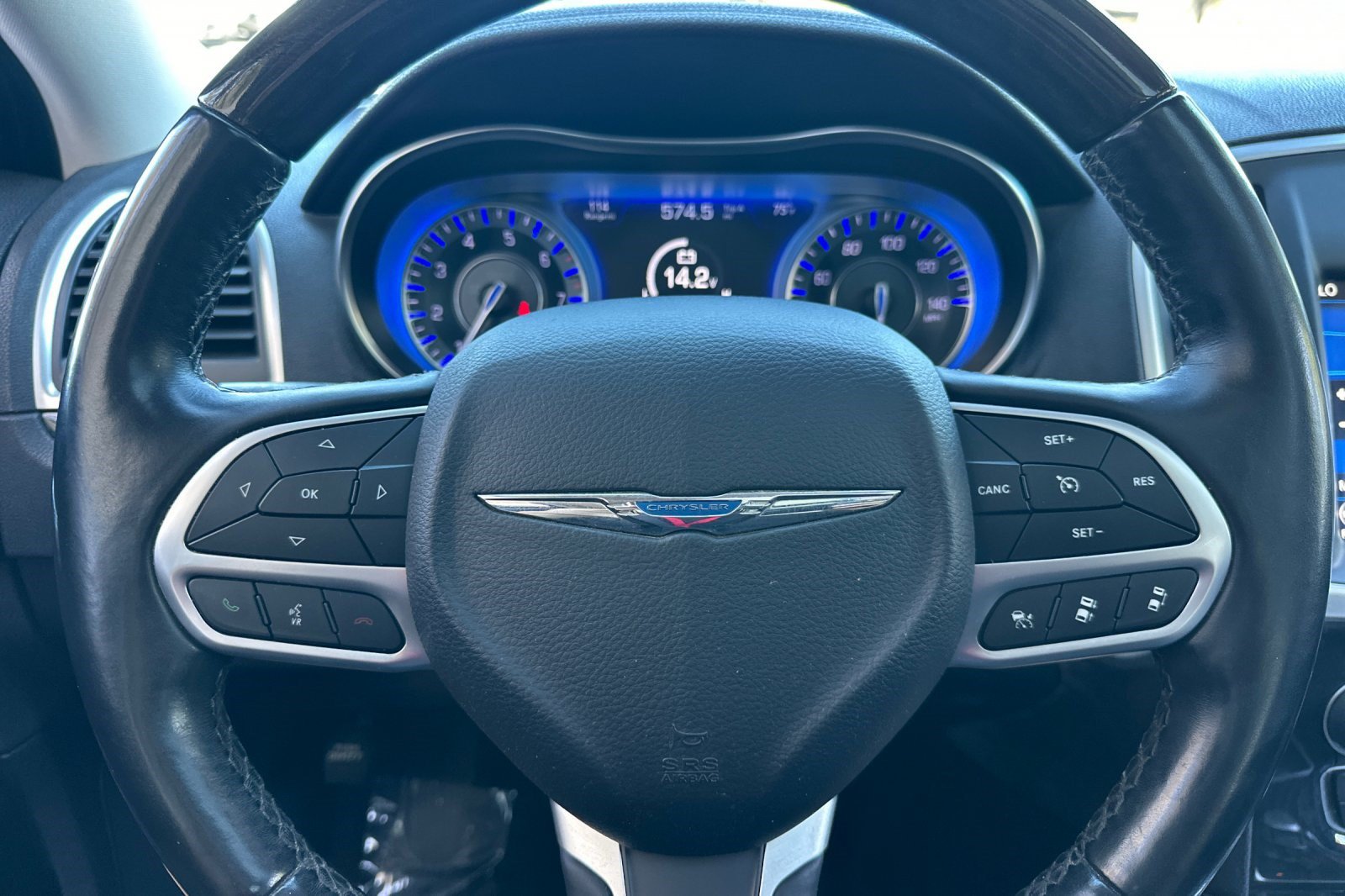 Used 2018 Chrysler 300 Limited w/ Safetytec Plus Group RWD image 17