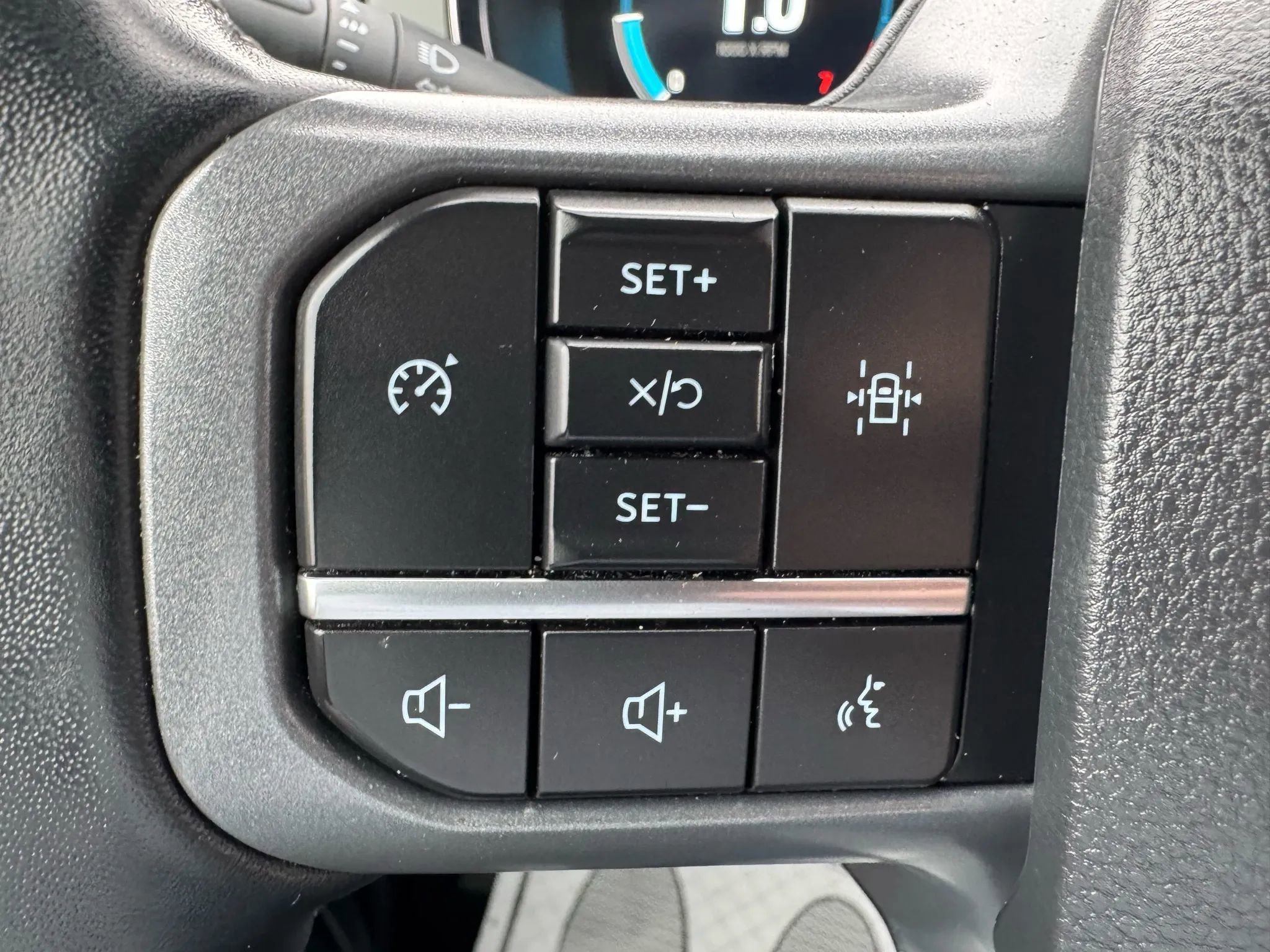 Used 2023 Ford F150 Lariat image 10