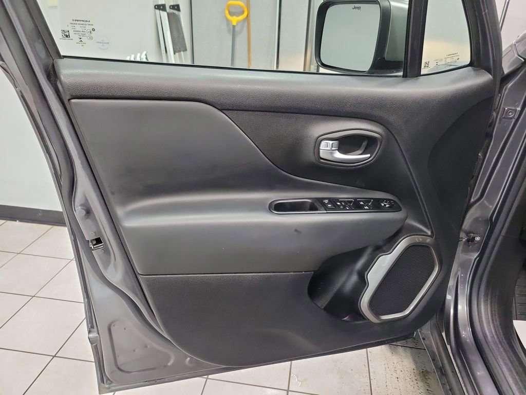 Used 2020 Jeep Renegade Limited image 34